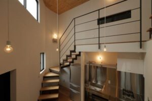 超狭小変形角地の２階建てスキップフロア_4