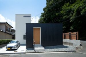 小さな中庭と大きな縁側_1