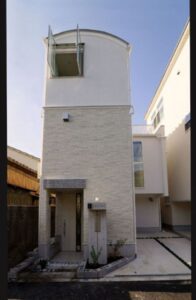 第1種低層住居専用地域での3階建の狭小住宅_1